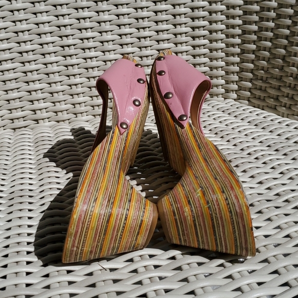 Vis a Vie sandals - Picture 3 of 9